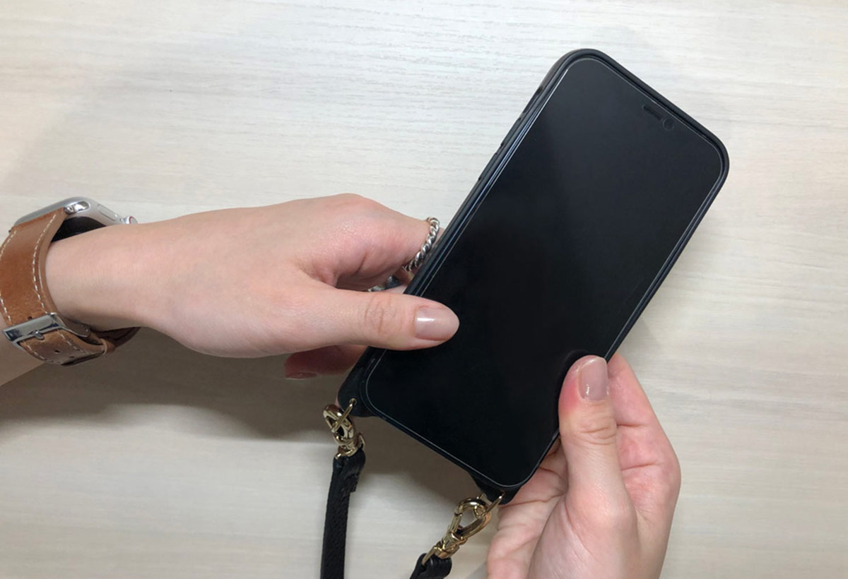 iPhoneケースのショルダーストラップは取り外し簡単！おすすめ