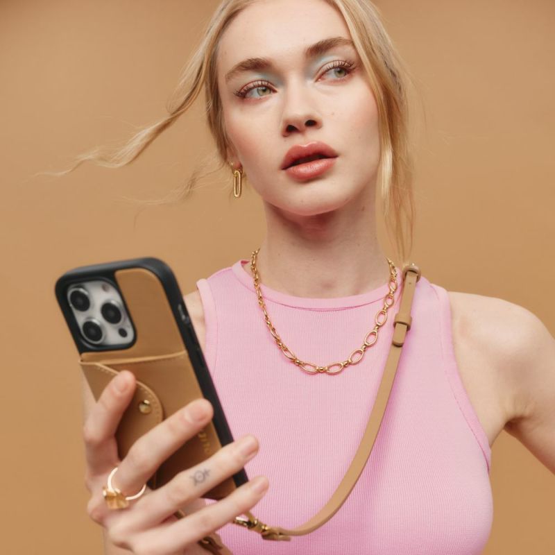◆バンドリヤー ドナ サイド スロット タン(キャメル／iPhone15用） 楽天市場】BANDOLIER DONNA SIDE SLOT TAN バンドリヤー