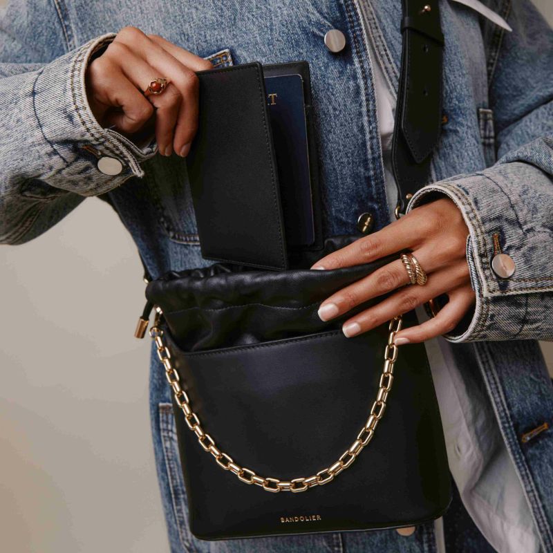 Bandolier★パスポートとカードホルダー★Passport and Card Passport Holder - Tan/Gold – Bandolier