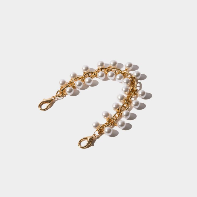 16 Series】MONA STUDDED MAGSAFE RED モナ スタッズ マグセーフ